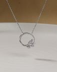 Leafy Circular Chain Necklace
