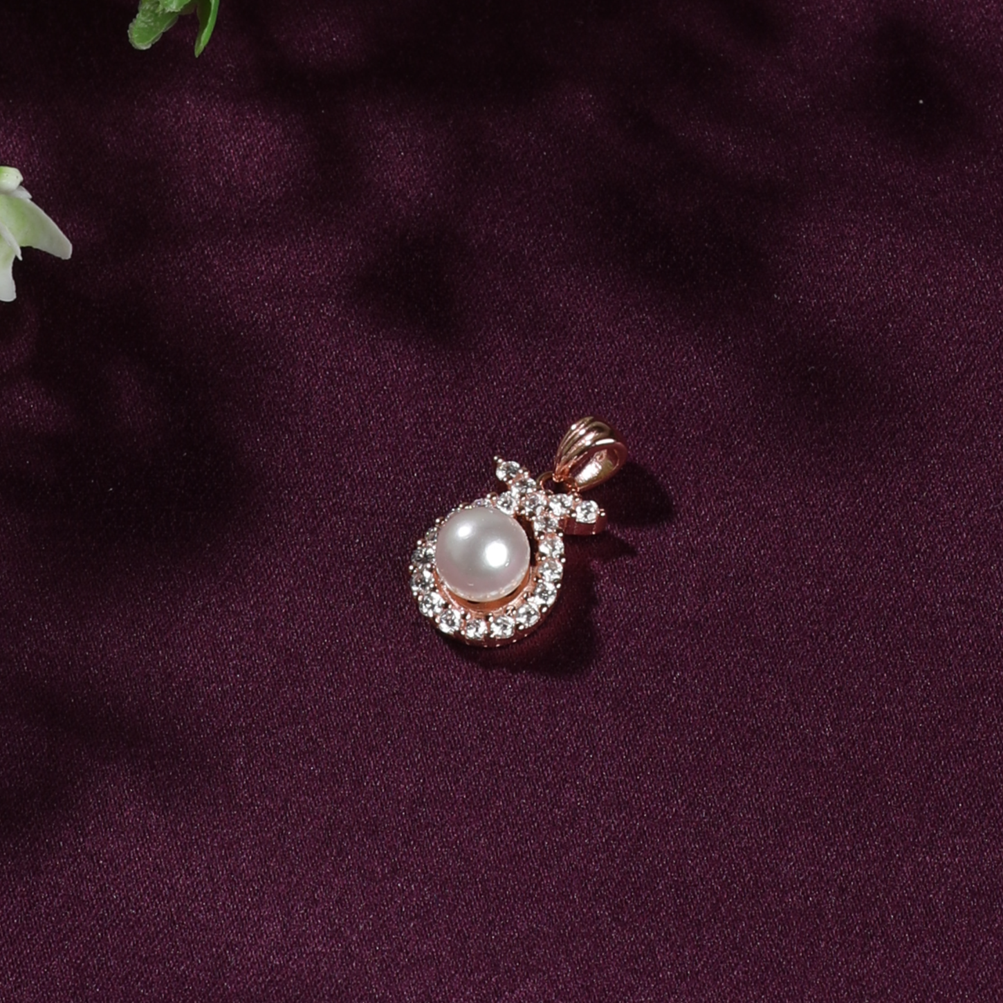 Flawless Pearl Pendant Set